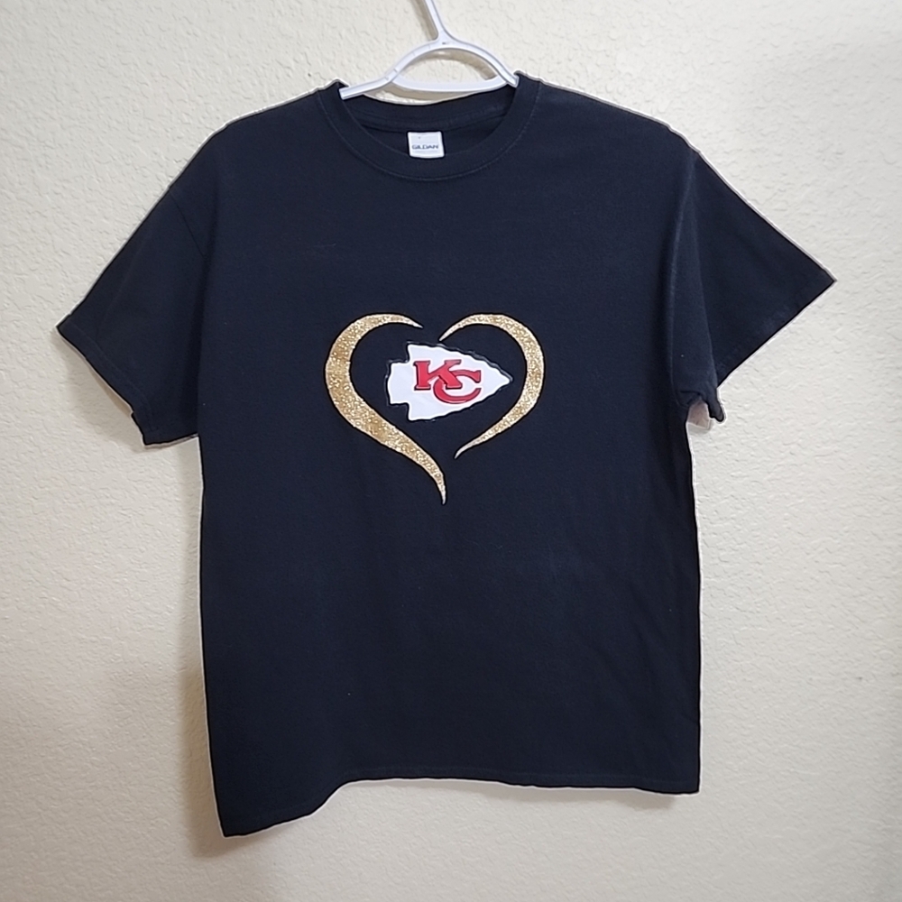 GILDAN Kansas City Chiefs Heart T-shirt Women's Black Size Medium